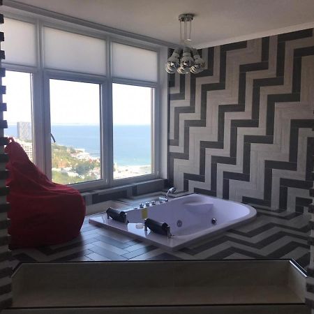 M&P Vip Appartments In Arkadia Odessa Eksteriør billede