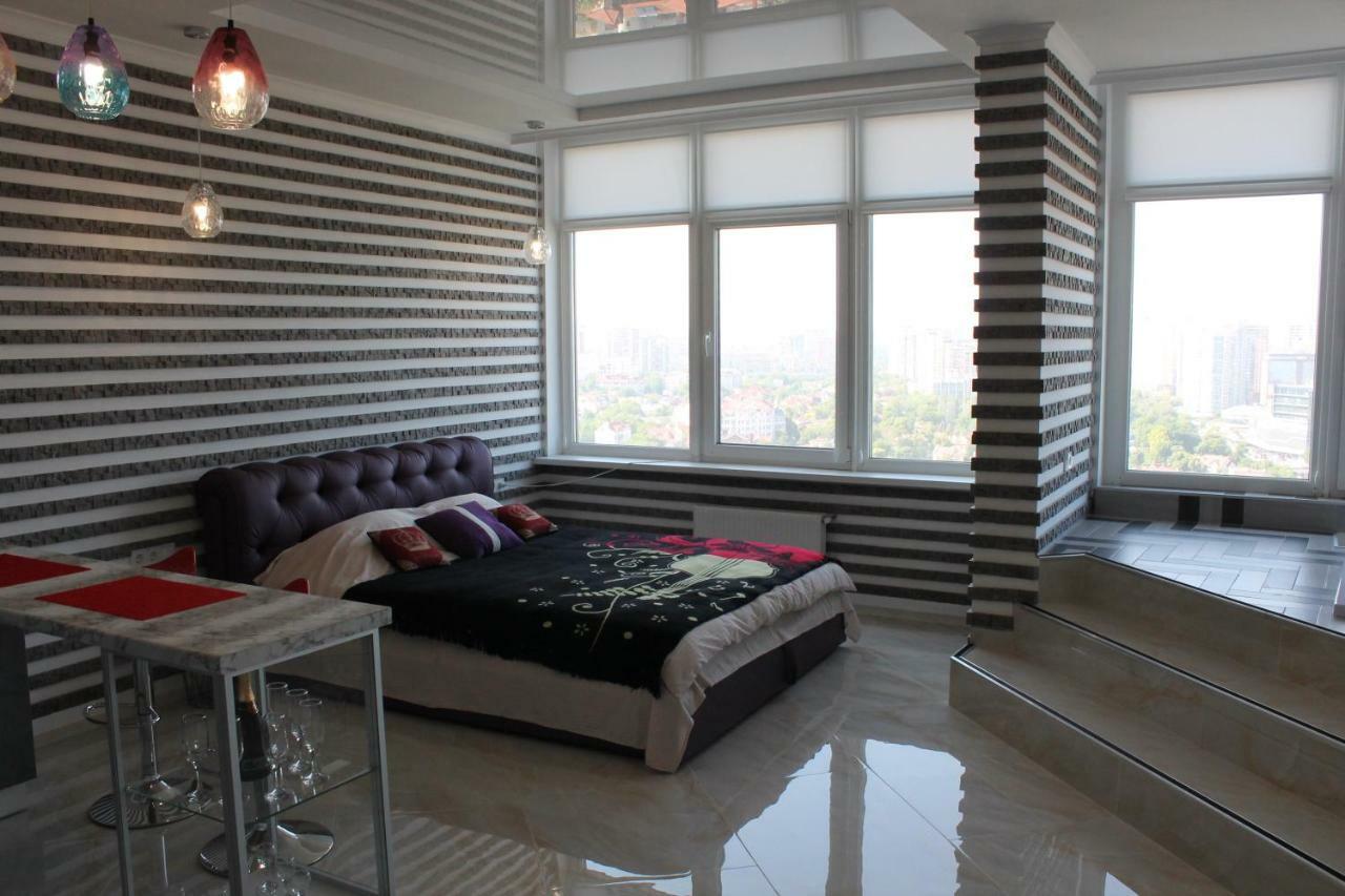 M&P Vip Appartments In Arkadia Odessa Eksteriør billede